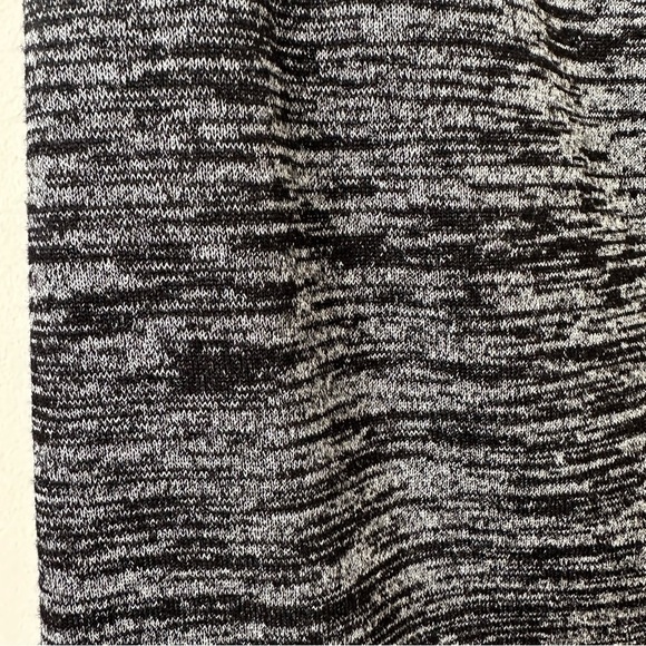 Aritzia-tyra tulip heather black mini skirt (Size:Small) - Picture 6 of 8